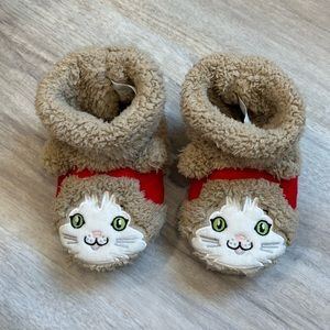 Department 56 Fuzzy Warm Kitten Slippers Child's size 7-8 SO SOFT